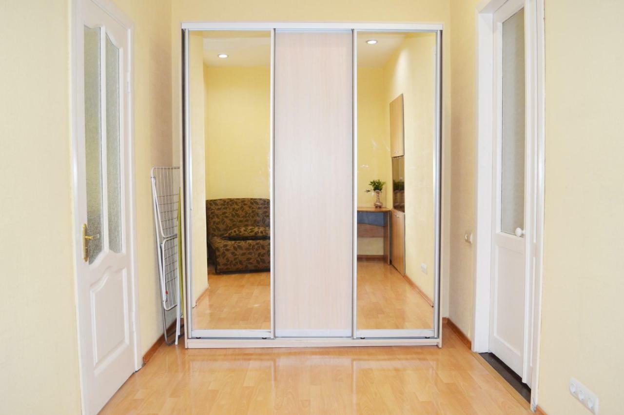 Owl Home Odessa Cozy Spacious Apartment In A Quiet Center Between Deribasovskaya And Privoz Luaran gambar