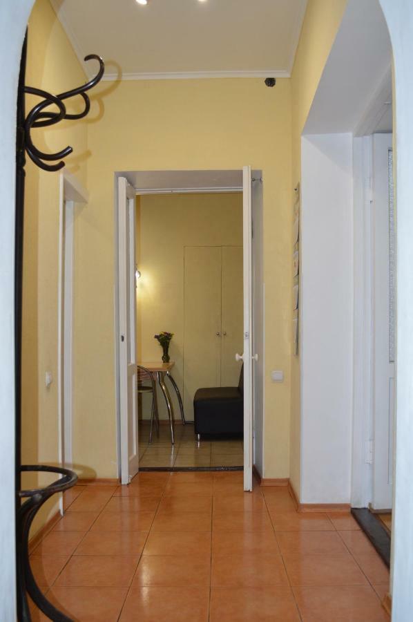 Owl Home Odessa Cozy Spacious Apartment In A Quiet Center Between Deribasovskaya And Privoz Luaran gambar